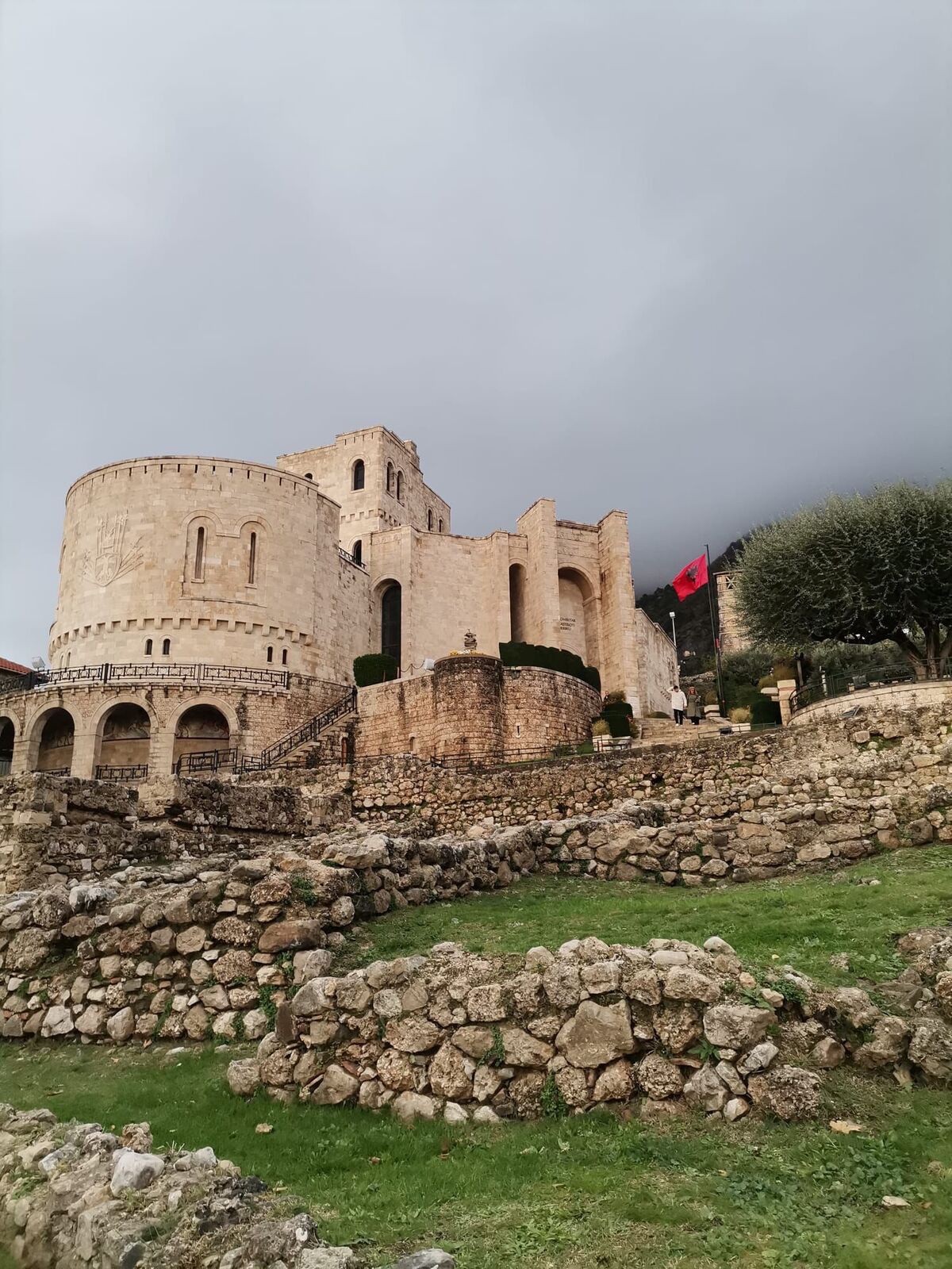 Arnavutluk Akçahisar (Kruja) nasıl bir yer?